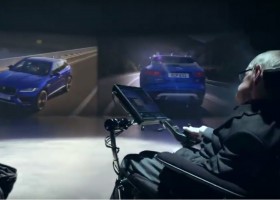Stephen Hawking w spocie reklamowym nowego Jaguara F-PACE